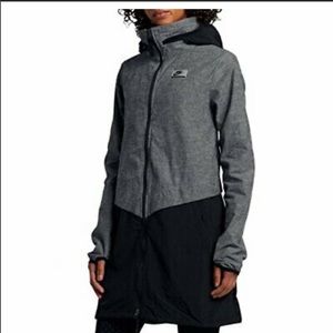Nike Women’s International Jacket